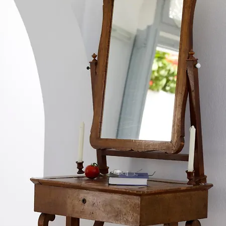 Aigialos Luxury Traditional Settlement Hotel Fira (Santorini)