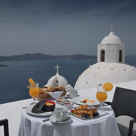Aigialos Luxury Traditional Settlement Hotel Fira (Santorini)