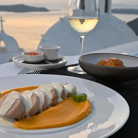 Aigialos Luxury Traditional Settlement 5* Fira (Santorini)