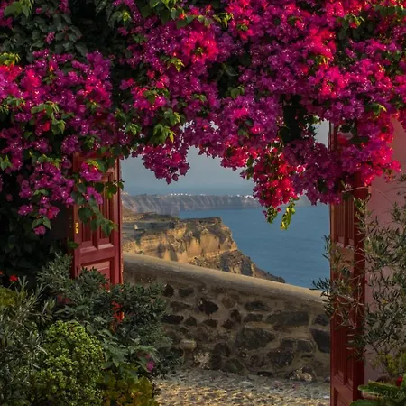 Aigialos Luxury Traditional Settlement Fira (Santorini)
